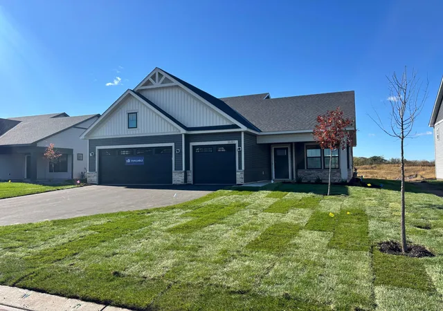 Photo 1 of Single family home for sale at 1640 Lund Way, Shakopee, MN 55379 | MLS# 7156156 | Listing updated on 2026-10-21