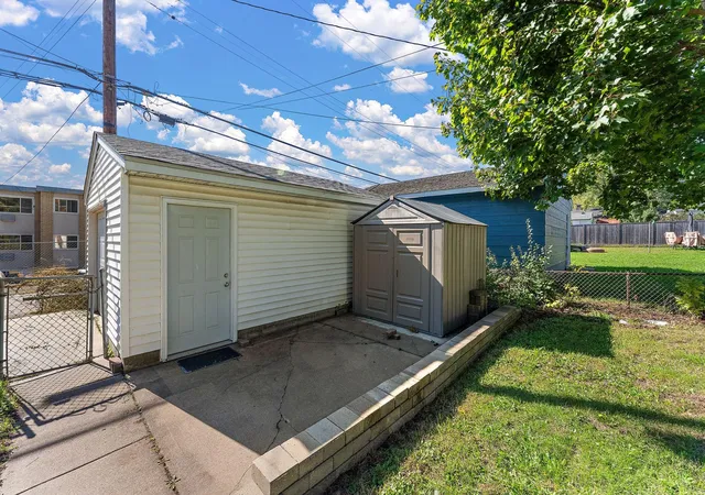 Photo 4 of Single family home for sale at 1340 3rd Street E, Saint Paul, MN 55106 | MLS# 7156157 | Listing updated on 2026-10-08