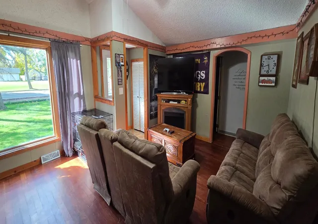 Photo 4 of Single family home for sale at 1120 9th Street, International Falls, MN 56649 | MLS# 7156174 | Listing updated on 2026-10-08