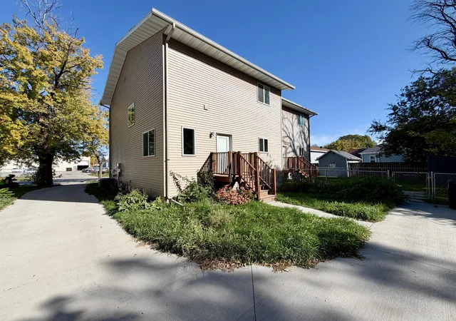 Photo 3 of Single family home for sale at 1412 1st Avenue S, Fargo, ND 58103 | MLS# 7156177 | Listing updated on 2026-10-07