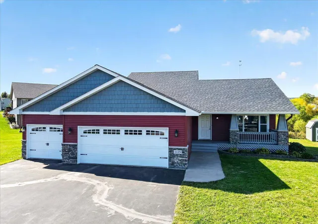 Photo 2 of Single family home for sale at 1125 Wyoming St, Roberts, WI 54023 | MLS# 7156181 | Listing updated on 2026-10-09