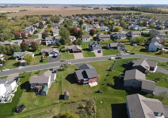 Photo 3 of Single family home for sale at 1125 Wyoming St, Roberts, WI 54023 | MLS# 7156181 | Listing updated on 2026-10-09