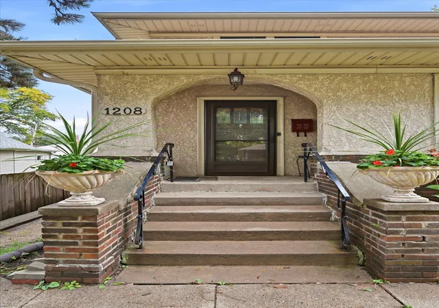 Photo 2 of Single family home for sale at 1208 Palace Ave, Saint Paul, MN 55105 | MLS# 7156190 | Listing updated on 2026-10-08