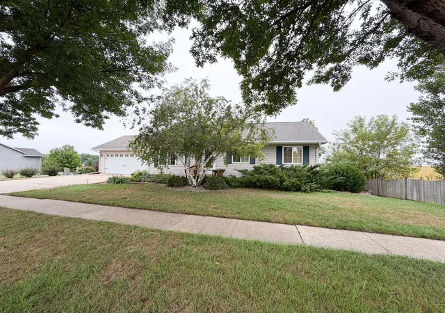 Photo 1 of Single family home for sale at 1112 Cherry Dr, Luverne, MN 56156 | MLS# 7156201 | Listing updated on 2026-10-29
