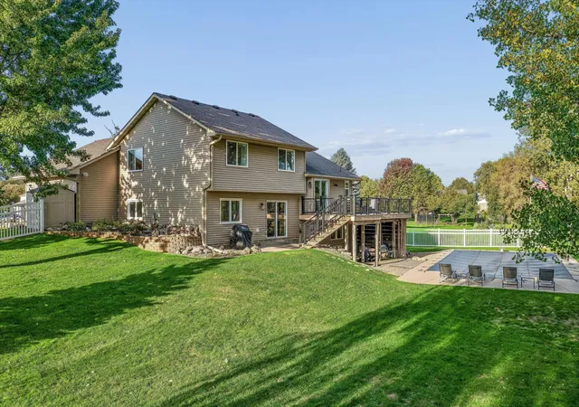 Photo 3 of Single family home for sale at 16093 Wren Ct Se, Prior Lake, MN 55372 | MLS# 7156203 | Listing updated on 2026-10-09