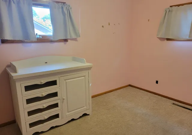 Photo 3 of Single family home for sale at 614 S Douglas Ave, Hallock, MN 56728 | MLS# 7156224 | Listing updated on 2026-10-08
