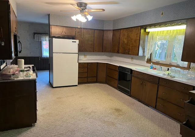 Photo 3 of Single family home for sale at 125 5th Street S, Erskine, MN 56535 | MLS# 7156229 | Listing updated on 2026-10-08