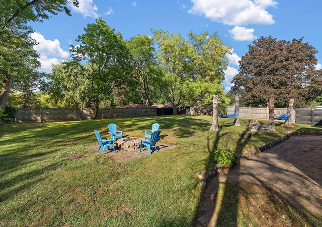 Photo 2 of Single family home for sale at 1603 Frost Ave, Saint Paul, MN 55109 | MLS# 7156236 | Listing updated on 2026-10-08