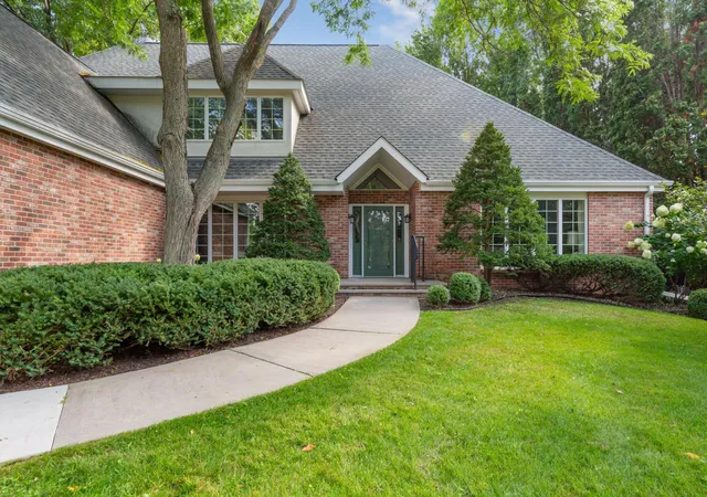 Photo 3 of Single family home for sale at 713 Highland Ave, Northfield, MN 55057 | MLS# 7156237 | Listing updated on 2026-10-08
