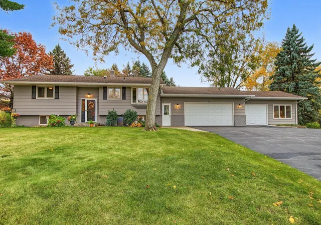 Photo 1 of Sale Pending at 642 Callahan Pl, Saint Paul, MN 55118 | MLS# 7156240 | Listing updated on 2026-10-29