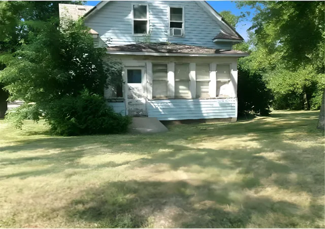 Photo 3 of Single family home for sale at 202 Elm Ave Se, Renville, MN 56284 | MLS# 7156253 | Listing updated on 2026-10-17