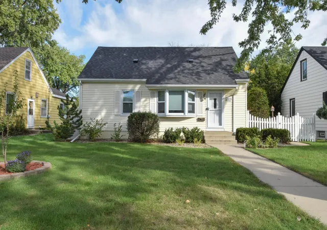 Photo 2 of Single family home for sale at 2123 Fairway Dr Ne, Minneapolis, MN 55421 | MLS# 7156254 | Listing updated on 2026-10-09