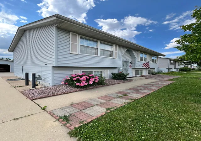Photo 3 of Single family home for sale at 4805 25th Avenue NW, Rochester, MN 55901 | MLS# 7156287 | Listing updated on 2026-10-08