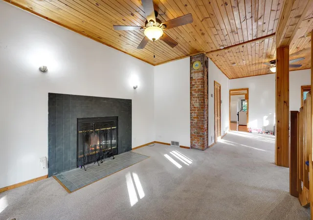 Photo 2 of Single family home for sale at 277 E Morton St, Saint Paul, MN 55107 | MLS# 7156307 | Listing updated on 2026-10-07