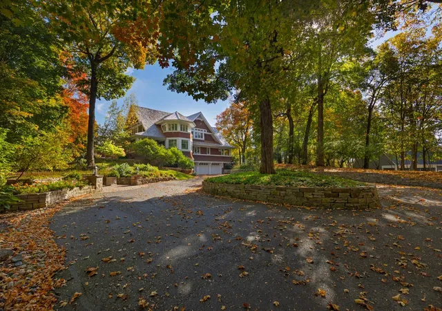Photo 2 of Mansion for sale at 2875 Gale Rd, Wayzata, MN 55391 | MLS# 7156329 | Listing updated on 2026-10-21