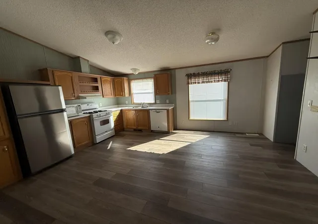 Photo 2 of Single family home for sale at 210 Margaret Ave, Lakefield, MN 56150 | MLS# 7156332 | Listing updated on 2026-10-13