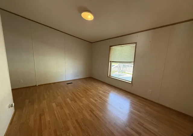 Photo 3 of Single family home for sale at 210 Margaret Ave, Lakefield, MN 56150 | MLS# 7156332 | Listing updated on 2026-10-13