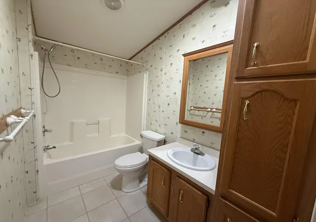 Photo 4 of Single family home for sale at 210 Margaret Ave, Lakefield, MN 56150 | MLS# 7156332 | Listing updated on 2026-10-13