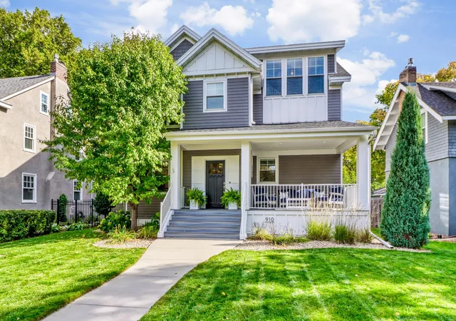 Photo 3 of Single family home for sale at 910 8th Street S, Fargo, ND 58103 | MLS# 7156341 | Listing updated on 2026-10-14
