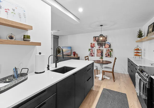 Photo 4 of Condo for sale at 205 Barry Ave S #311, Wayzata, MN 55391 | MLS# 7156343 | Listing updated on 2026-10-09
