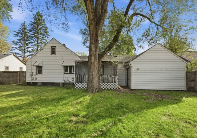 Photo 2 of Single family home for sale at 721 26th Avenue N, Saint Cloud, MN 56303 | MLS# 7156346 | Listing updated on 2026-10-09