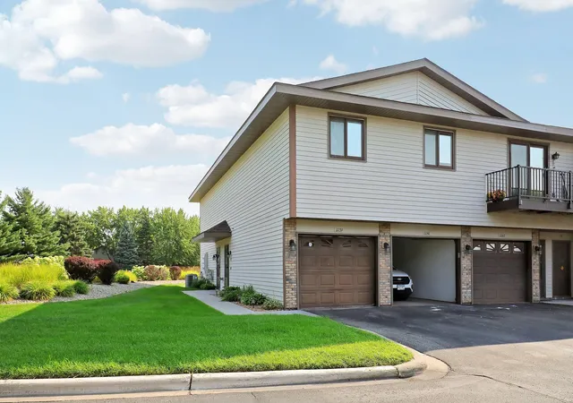Photo 3 of Single family home for sale at 11139 Edgewood Cir N, Champlin, MN 55316 | MLS# 7156354 | Listing updated on 2026-10-08