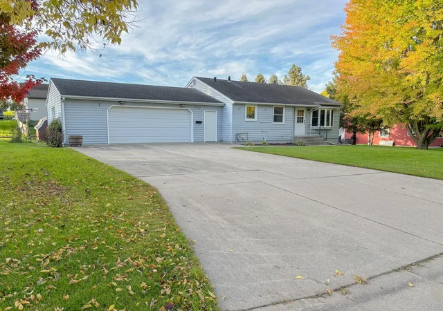 Photo 1 of Single family home for sale at 740 E Gustavus Ave, Fergus Falls, MN 56537 | MLS# 7156361 | Listing updated on 2026-10-08