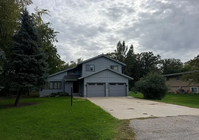 Photo 1 of Single family home for sale at 407 Southwood Dr, Horace, ND 58047 | MLS# 7156369 | Listing updated on 2026-10-08