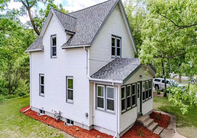 Photo 3 of Single family home for sale at 1003 Lindbergh Dr S, Little Falls, MN 56345 | MLS# 7156376 | Listing updated on 2026-10-08