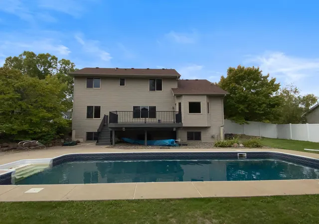 Photo 3 of Single family home for sale at 13434 Oakwood Dr, Rogers, MN 55374 | MLS# 7156383 | Listing updated on 2026-10-08