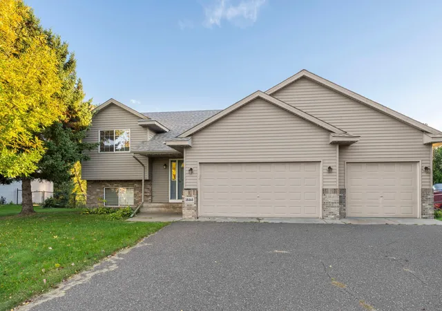 Photo 1 of Single family home for sale at 38465 Coventry Dr, North Branch, MN 55056 | MLS# 7156389 | Listing updated on 2026-10-19