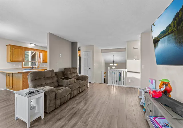 Photo 3 of Single family home for sale at 38465 Coventry Dr, North Branch, MN 55056 | MLS# 7156389 | Listing updated on 2026-10-19