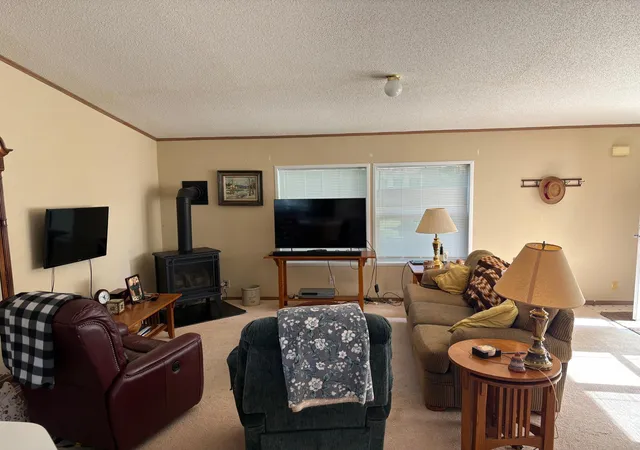 Photo 4 of Single family home for sale at 204 E Hibbard Ave, Belview, MN 56214 | MLS# 7156390 | Listing updated on 2026-10-08
