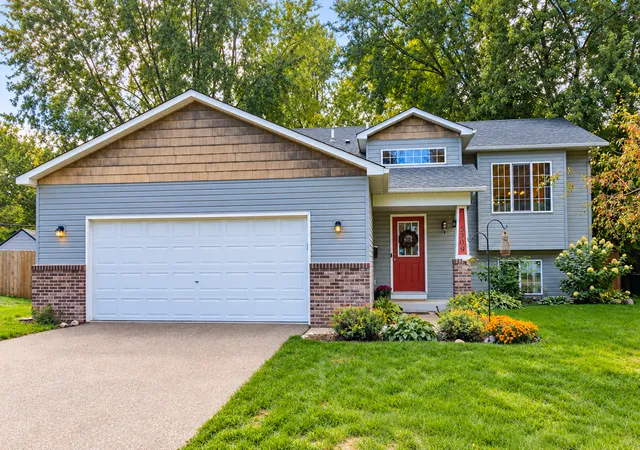 Photo 2 of Single family home for sale at 5309 34th Place N, Minneapolis, MN 55422 | MLS# 7156391 | Listing updated on 2026-10-23