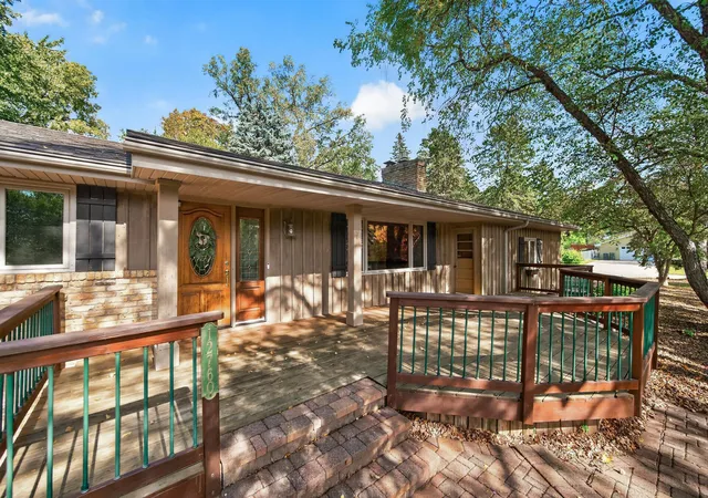 Photo 3 of Single family home for sale at 12760 Roberts Dr, Eden Prairie, MN 55346 | MLS# 7156393 | Listing updated on 2026-10-09