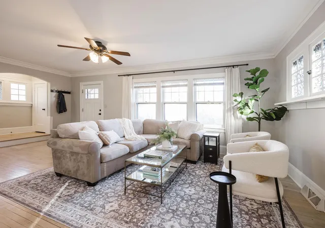 Photo 4 of Single family home for sale at 285 Queen Ave N, Minneapolis, MN 55405 | MLS# 7156399 | Listing updated on 2026-10-23