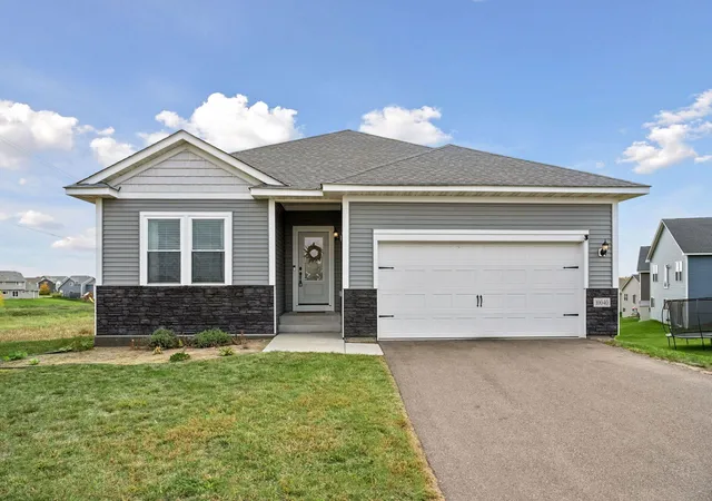 Photo 1 of Single family home for sale at 10040 Twin Lakes Pkwy, Elk River, MN 55330 | MLS# 7156426 | Listing updated on 2026-10-20