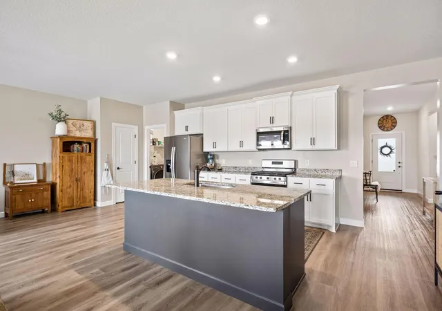 Photo 2 of Single family home for sale at 10040 Twin Lakes Pkwy, Elk River, MN 55330 | MLS# 7156426 | Listing updated on 2026-10-20