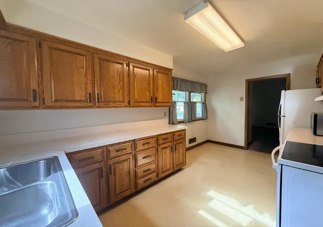 Photo 3 of Single family home for sale at 1114 10 1/2 St N, Moorhead, MN 56560 | MLS# 7156431 | Listing updated on 2026-10-08