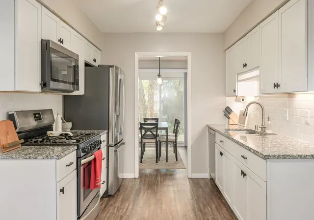 Photo 4 of Single family home for sale at 1701 James Pl, Burnsville, MN 55337 | MLS# 7156438 | Listing updated on 2026-10-10