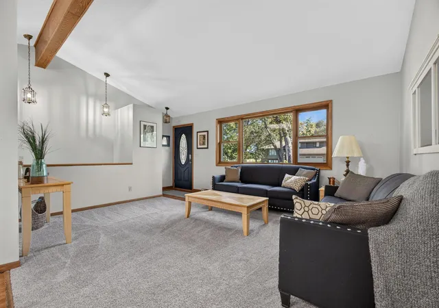 Photo 4 of Single family home for sale at 2555 Holly St S, Cambridge, MN 55008 | MLS# 7156439 | Listing updated on 2026-10-09