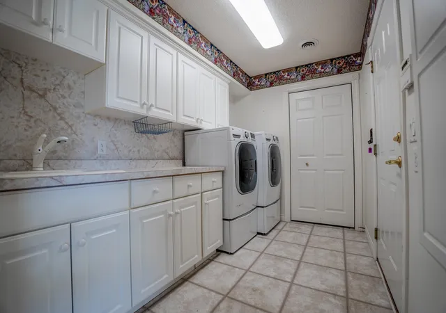 Photo 4 of Townhouse for sale at 211 Valley View Dr SE, Willmar, MN 56201 | MLS# 7156444 | Listing updated on 2026-10-08