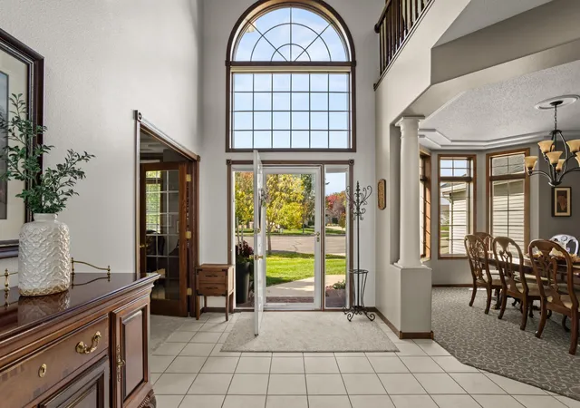 Photo 3 of Single family home for sale at 5010 Meadow Crk Dr S, Fargo, ND 58104 | MLS# 7156452 | Listing updated on 2026-10-09