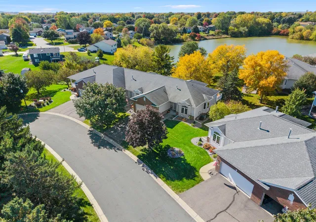 Photo 4 of Single family home for sale at 15167 Claret Cir, Rosemount, MN 55068 | MLS# 7156456 | Listing updated on 2026-10-09