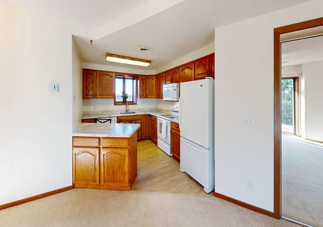 Photo 4 of Condo for sale at 808 Lake Chapeau Dr #201, Albert Lea, MN 56007 | MLS# 7156458 | Listing updated on 2026-10-10