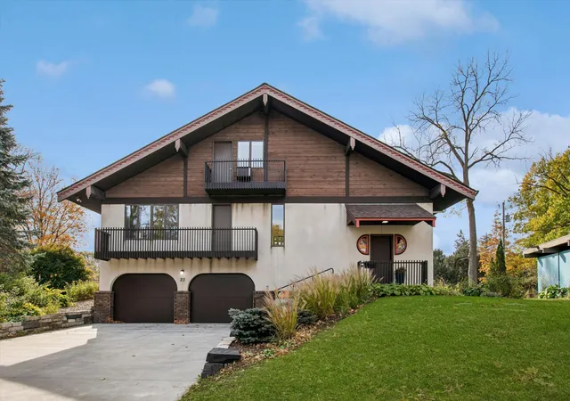 Photo 2 of Single family home for sale at 20 Fareway Dr, Northfield, MN 55057 | MLS# 7156463 | Listing updated on 2026-10-22