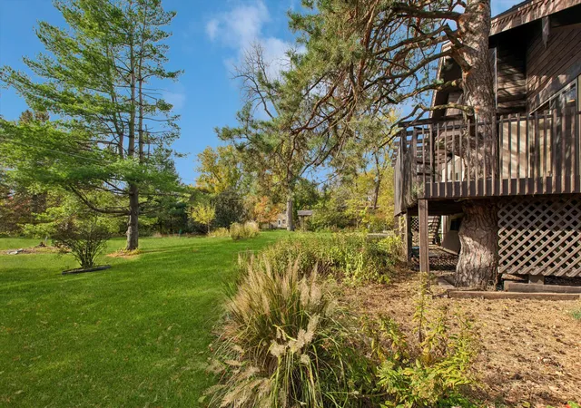 Photo 3 of Single family home for sale at 20 Fareway Dr, Northfield, MN 55057 | MLS# 7156463 | Listing updated on 2026-10-22
