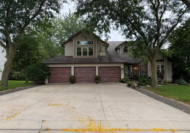 Photo 1 of Single family home for sale at 933 1st Avenue Nw, Byron, MN 55920 | MLS# 7156477 | Listing updated on 2026-10-19