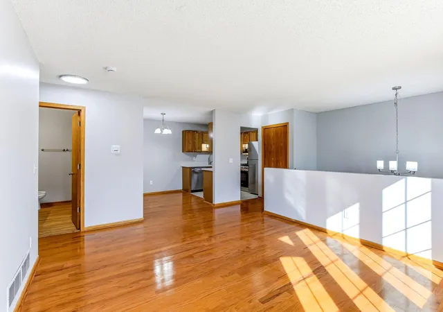 Photo 4 of Townhouse for sale at 494 Appleblossom Ln, Shakopee, MN 55379 | MLS# 7156478 | Listing updated on 2026-10-09