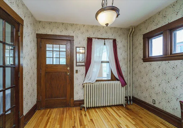 Photo 3 of Single family home for sale at 1263 Minnehaha Ave W, Saint Paul, MN 55104 | MLS# 7156485 | Listing updated on 2026-10-08